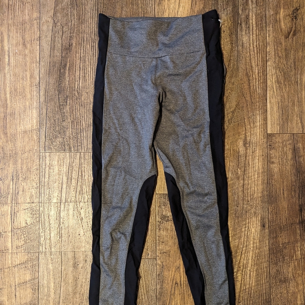 Black and Gray Athleta leggings